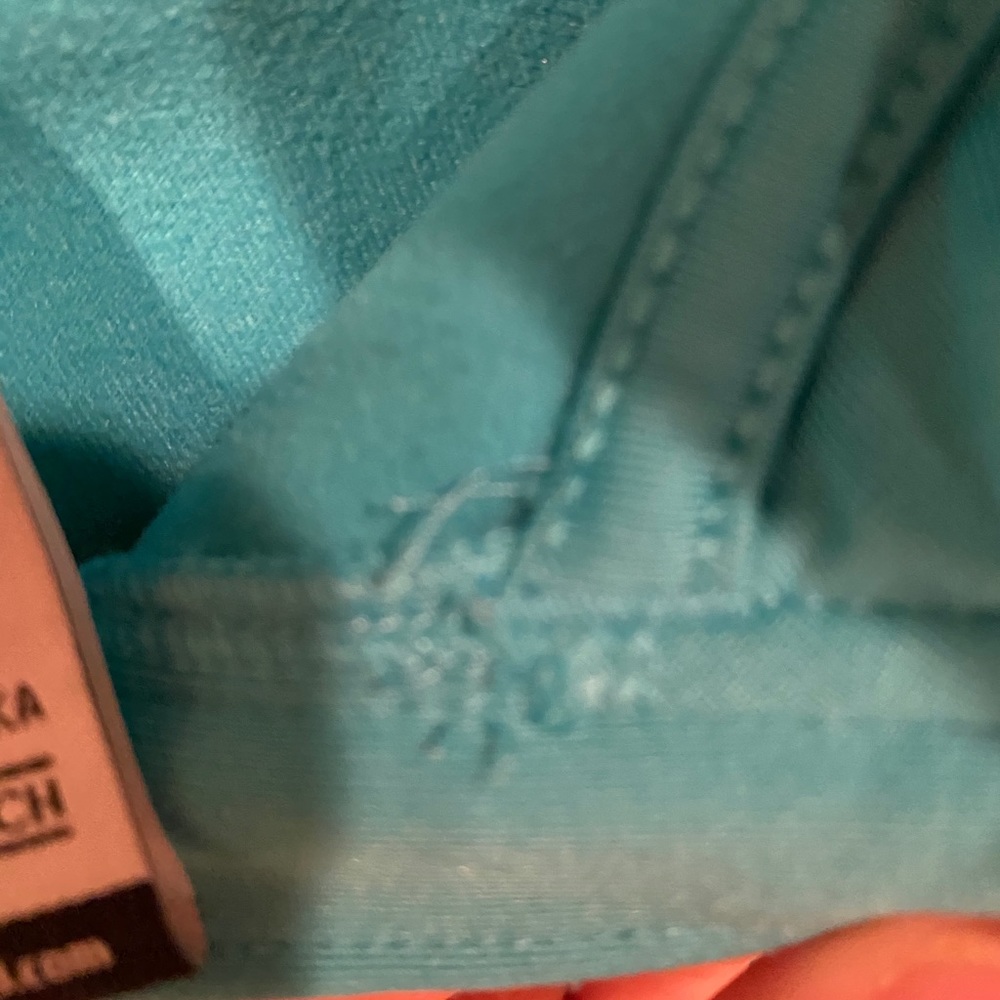 Lightly worn, half zip, turquoise Nike running top - Picture 9 of 10
